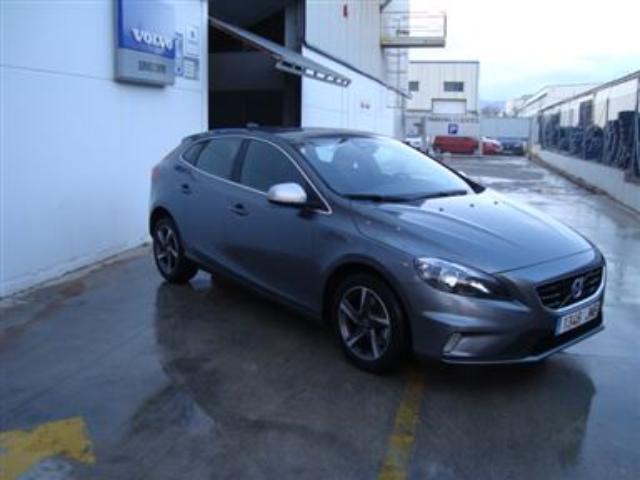 fotoG 0 del Volvo V40 D2 R-Design Momentum 88 kW (120 CV) 120cv Diésel del 2016 en Baleares