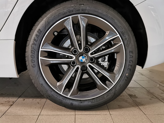 BMW Serie 1 116d color Blanco. Año 2021. 85KW(116CV). Diésel. En concesionario Automóviles Oviedo S.A. de Asturias