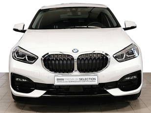 Fotos de BMW Serie 1 116d color Blanco. Año 2021. 85KW(116CV). Diésel. En concesionario Automóviles Oviedo S.A. de Asturias