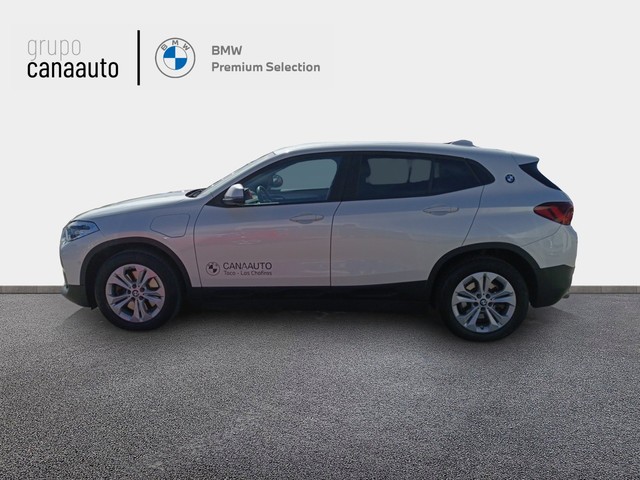 BMW X2 xDrive25e color Blanco. Año 2021. 162KW(220CV). Híbrido Electro/Gasolina. En concesionario CANAAUTO - TACO de Sta. C. Tenerife