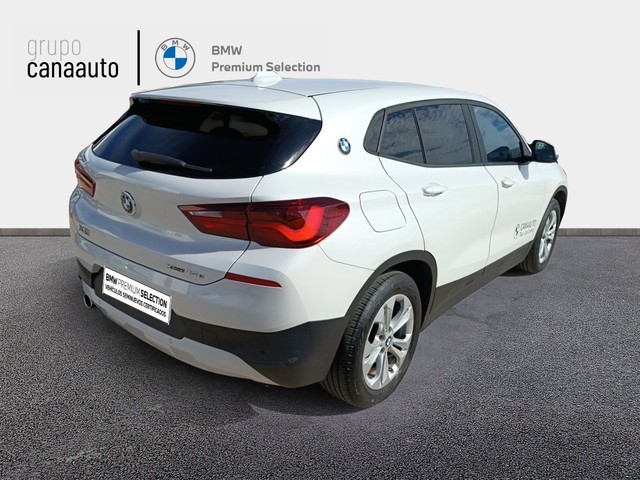 BMW X2 xDrive25e color Blanco. Año 2021. 162KW(220CV). Híbrido Electro/Gasolina. En concesionario CANAAUTO - TACO de Sta. C. Tenerife