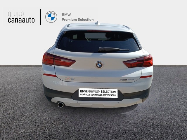 BMW X2 xDrive25e color Blanco. Año 2021. 162KW(220CV). Híbrido Electro/Gasolina. En concesionario CANAAUTO - TACO de Sta. C. Tenerife