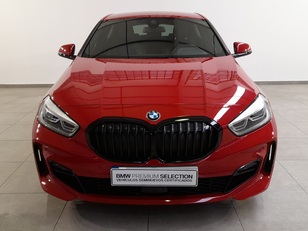Fotos de BMW Serie 1 118d color Rojo. Año 2020. 110KW(150CV). Diésel. En concesionario Movijerez S.A. S.L. de Cádiz