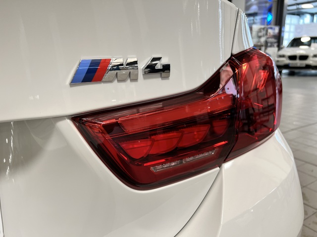 BMW M M4 GTS Coupe color Blanco. Año 2017. 368KW(500CV). Gasolina. En concesionario Automóviles Oviedo S.A. de Asturias