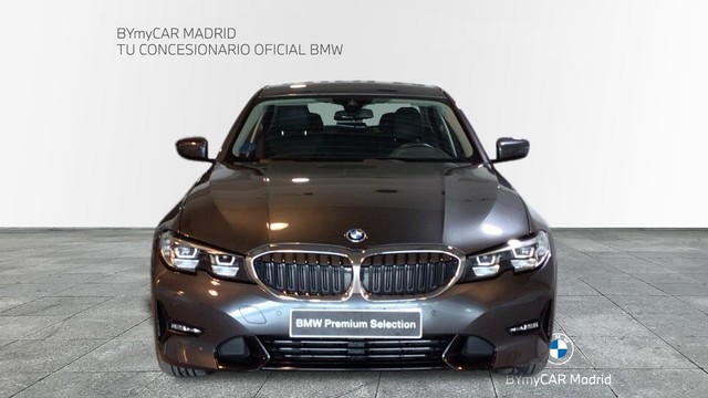 BMW Serie 3 330e color Gris. Año 2021. 215KW(292CV). Híbrido Electro/Gasolina. En concesionario BYmyCAR Madrid - Alcalá de Madrid