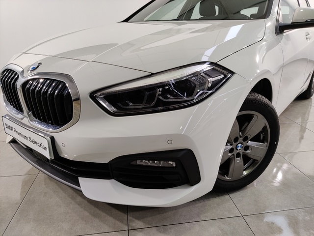 BMW Serie 1 118i color Blanco. Año 2021. 103KW(140CV). Gasolina. En concesionario Movijerez S.A. S.L. de Cádiz