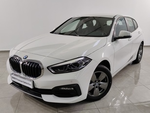 Fotos de BMW Serie 1 118i color Blanco. Año 2021. 103KW(140CV). Gasolina. En concesionario Movijerez S.A. S.L. de Cádiz
