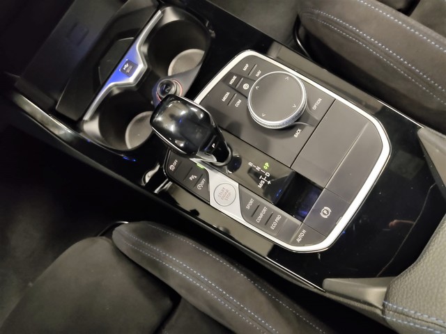 BMW Serie 1 118d color Negro. Año 2021. 110KW(150CV). Diésel. En concesionario Maberauto de Castellón