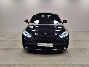 Fotos de BMW Serie 1 118d color Negro. Año 2021. 110KW(150CV). Diésel. En concesionario Maberauto de Castellón