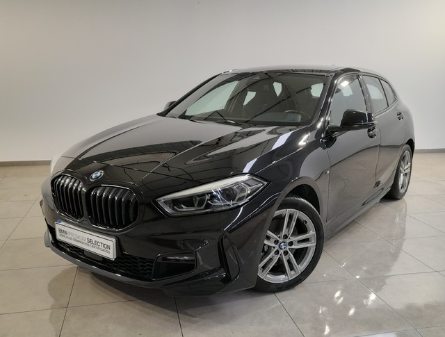 BMW Serie 1 118d color Negro. Año 2021. 110KW(150CV). Diésel. En concesionario Movijerez S.A. S.L. de Cádiz
