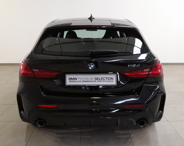 BMW Serie 1 118d color Negro. Año 2021. 110KW(150CV). Diésel. En concesionario Movijerez S.A. S.L. de Cádiz