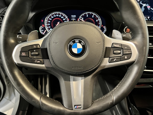 BMW X4 xDrive20d color Blanco. Año 2018. 140KW(190CV). Diésel. En concesionario Automóviles Oviedo S.A. de Asturias