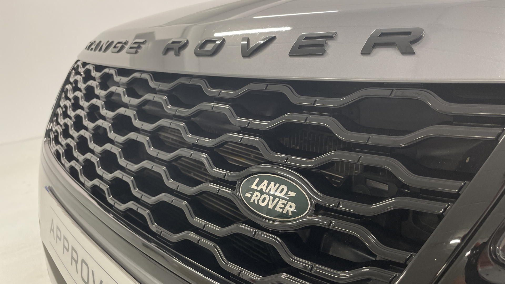 Land Rover Range Rover Velar D240 - 10