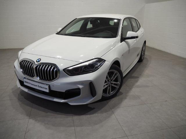 BMW Serie 1 118d color Blanco. Año 2021. 110KW(150CV). Diésel. En concesionario MOTOR MUNICH S.A.U  - Terrassa de Barcelona