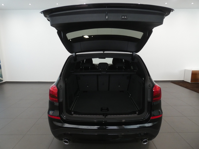 BMW X3 xDrive20d color Negro. Año 2022. 140KW(190CV). Diésel. En concesionario Enekuri Motor de Vizcaya