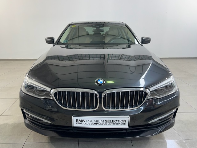 BMW Serie 5 520d color Gris. Año 2017. 140KW(190CV). Diésel. En concesionario Movijerez S.A. S.L. de Cádiz