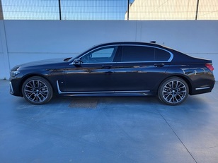 Fotos de BMW Serie 7 745Le color Negro. Año 2022. 290KW(394CV). Híbrido Electro/Gasolina. En concesionario Autogotran S.A. de Huelva