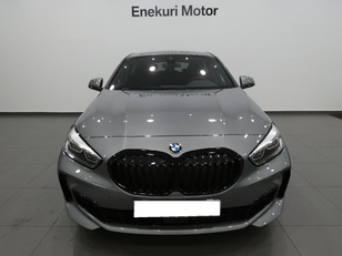 Fotos de BMW Serie 1 118d color Gris. Año 2022. 110KW(150CV). Diésel. En concesionario Enekuri Motor de Vizcaya