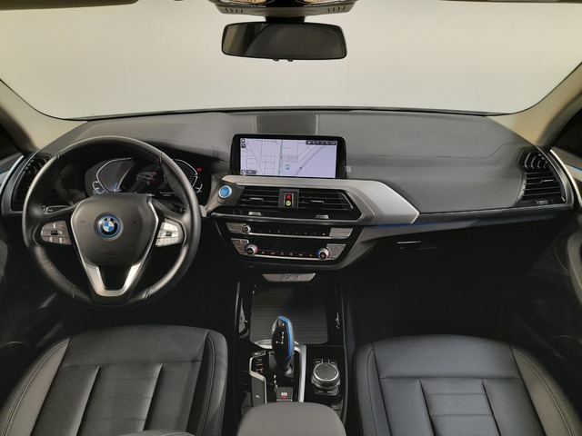 BMW iX3 iX3 color Blanco. Año 2021. 210KW(286CV). Eléctrico. En concesionario Movijerez S.A. S.L. de Cádiz