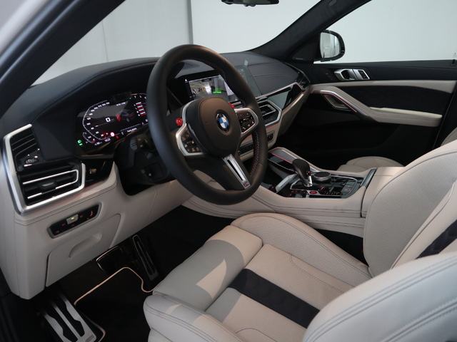 BMW M X6 M color Blanco. Año 2022. 441KW(600CV). Gasolina. En concesionario Pruna Motor de Barcelona