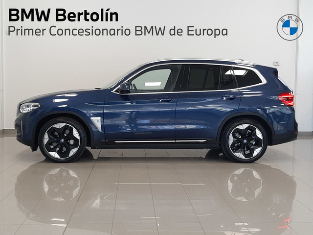 BMW iX3 iX3 color Azul. Año 2021. 210KW(286CV). Eléctrico. En concesionario Automoviles Bertolin, S.L. de Valencia