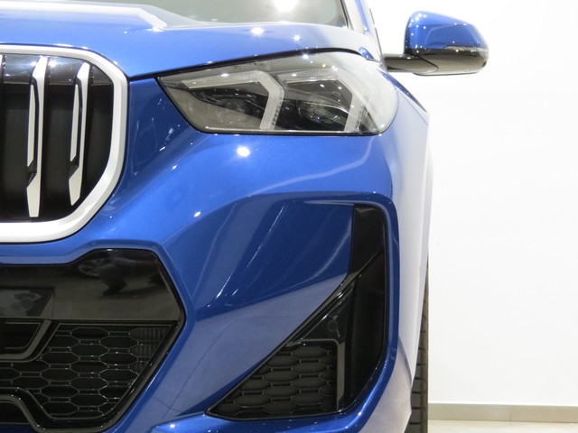 BMW X1 sDrive18i color Azul. Año 2022. 100KW(136CV). Gasolina. En concesionario GANDIA Automoviles Fersan, S.A. de Valencia