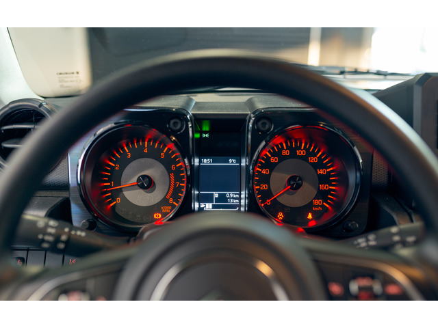 Suzuki Jimny 1.5 Pro 75 kW (102 CV)