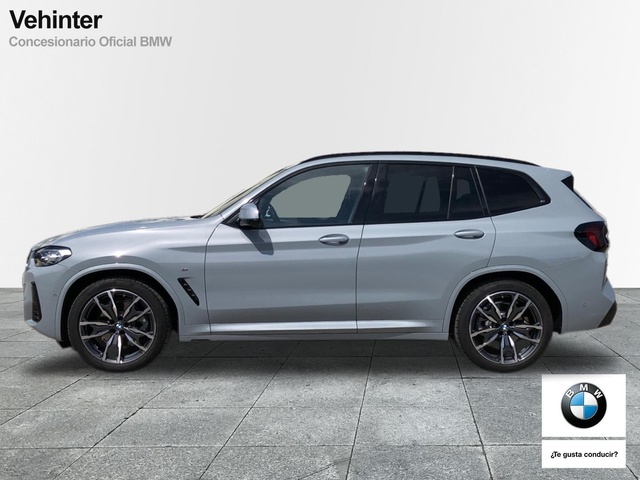 BMW X3 xDrive30e color Gris. Año 2022. 215KW(292CV). Híbrido Electro/Gasolina. En concesionario Momentum S.A. de Madrid