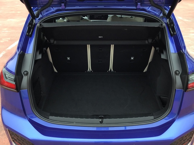 BMW Serie 2 218d Active Tourer color Azul. Año 2022. 110KW(150CV). Diésel. En concesionario Celtamotor Lalín de Pontevedra