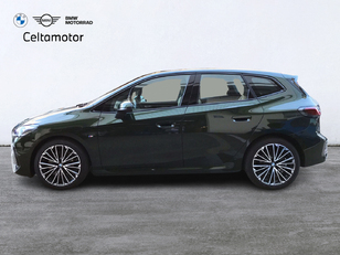 Fotos de BMW Serie 2 218d Active Tourer color Verde. Año 2022. 110KW(150CV). Diésel. En concesionario Celtamotor Vigo  de Pontevedra