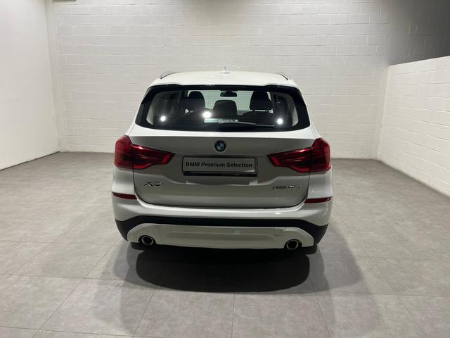 BMW X3 xDrive20d color Blanco. Año 2018. 140KW(190CV). Diésel. En concesionario MOTOR MUNICH CADI SL-MANRESA de Barcelona
