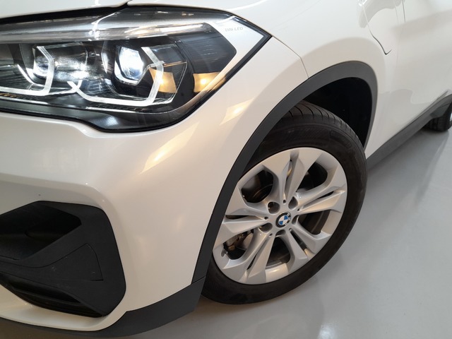BMW X1 xDrive25e color Blanco. Año 2021. 162KW(220CV). Híbrido Electro/Gasolina. En concesionario Cabrero Motorsport de Huesca
