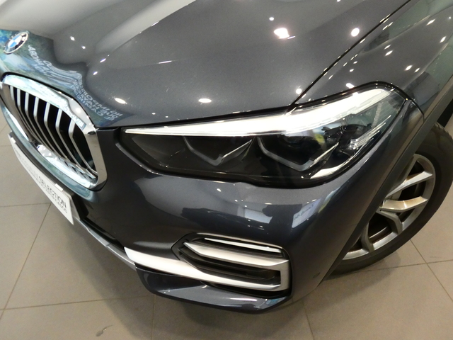 BMW X5 xDrive30d color Gris. Año 2019. 195KW(265CV). Diésel. En concesionario Enekuri Motor de Vizcaya