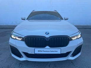 Fotos de BMW Serie 5 520d Touring color Blanco. Año 2022. 140KW(190CV). Diésel. En concesionario Ceres Motor S.L. de Cáceres