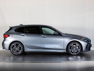 Fotos de BMW Serie 1 118d color Gris. Año 2022. 110KW(150CV). Diésel. En concesionario Avilcar de Ávila