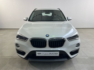 Fotos de BMW X1 sDrive18d color Blanco. Año 2019. 110KW(150CV). Diésel. En concesionario Movijerez S.A. S.L. de Cádiz