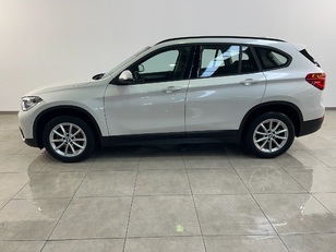 Fotos de BMW X1 sDrive18d color Blanco. Año 2019. 110KW(150CV). Diésel. En concesionario Movijerez S.A. S.L. de Cádiz