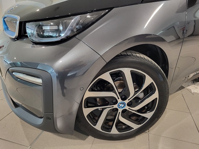 BMW i3 i3 120Ah color Gris. Año 2021. 125KW(170CV). Eléctrico. En concesionario Autogotran S.A. de Huelva