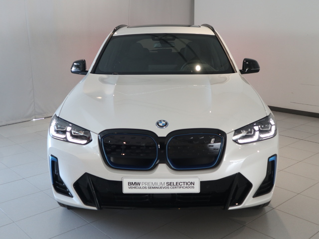 fotoG 1 del BMW iX3 80 kWh M Sport 210 kW (286 CV) 286cv Eléctrico del 2022 en Barcelona