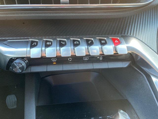 Peugeot 5008 PureTech 130 S&S Allure 96 kW (130 CV)