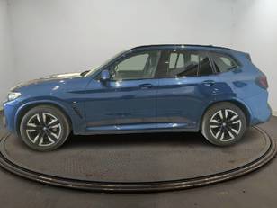 Fotos de BMW iX3 M Sport color Azul. Año 2023. 210KW(286CV). Eléctrico. En concesionario Proa Premium Palma de Baleares
