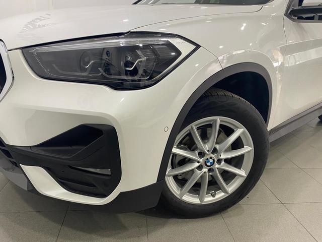 BMW X1 sDrive18i color Blanco. Año 2022. 103KW(140CV). Gasolina. En concesionario Automotor Costa, S.L.U. de Almería