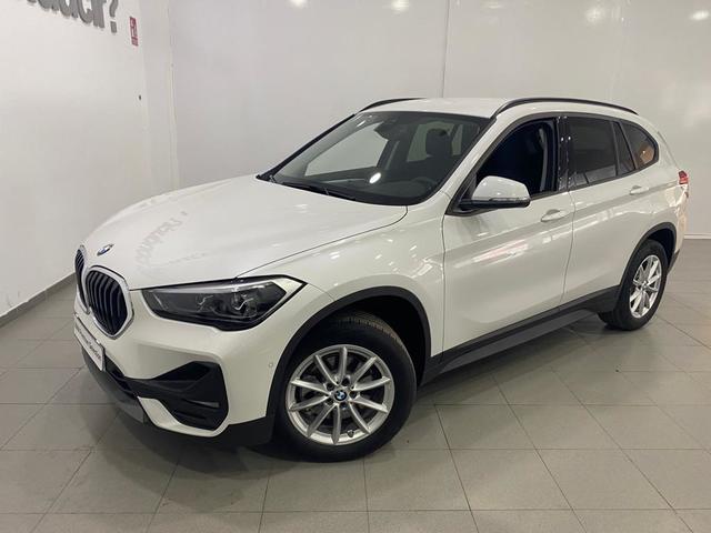 BMW X1 sDrive18i color Blanco. Año 2022. 103KW(140CV). Gasolina. En concesionario Automotor Costa, S.L.U. de Almería