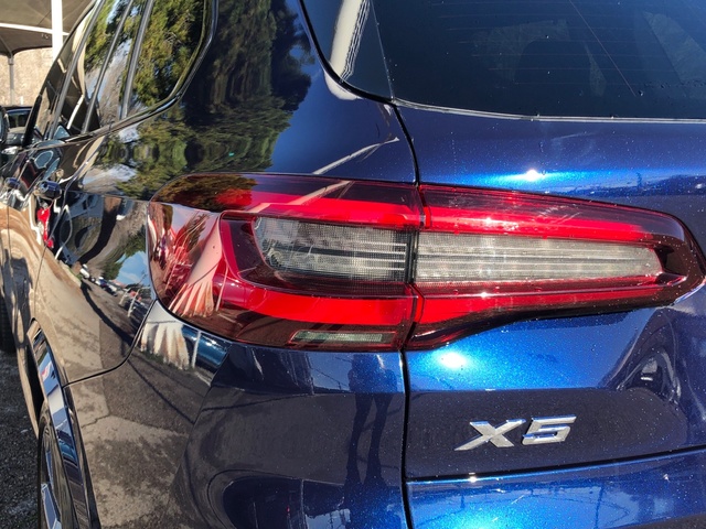 BMW X5 xDrive45e color Azul. Año 2022. 290KW(394CV). Híbrido Electro/Gasolina. En concesionario Auto Premier, S.A. - MADRID de Madrid
