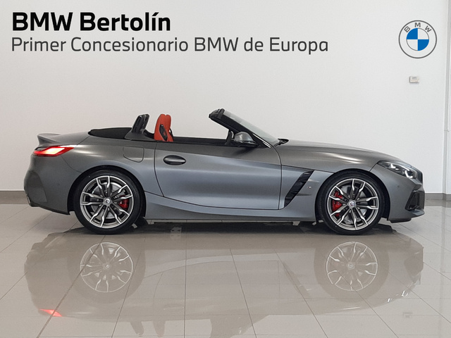 BMW Z4 M40i Cabrio color Gris. Año 2023. 250KW(340CV). Gasolina. En concesionario Automoviles Bertolin, S.L. de Valencia
