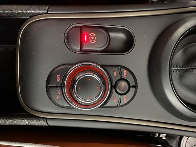 fotoG 21 del MINI MINI Countryman Cooper 100 kW (136 CV) 136cv Gasolina del 2022 en Las Palmas
