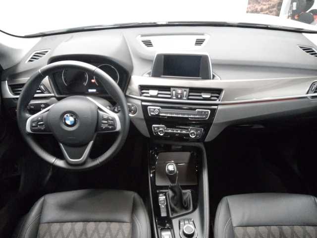 BMW X1 sDrive18i color Blanco. Año 2019. 103KW(140CV). Gasolina. En concesionario Marmotor de Las Palmas