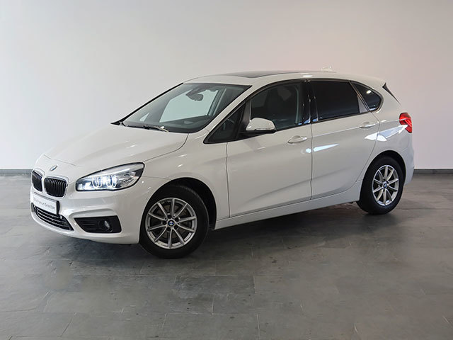 BMW Serie 2 216d Active Tourer color Blanco. Año 2016. 85KW(116CV). Diésel. En concesionario Autogal de Ourense