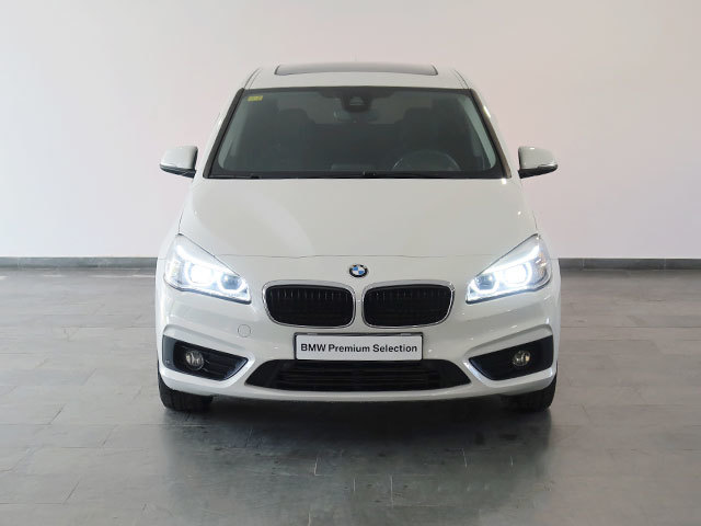 BMW Serie 2 216d Active Tourer color Blanco. Año 2016. 85KW(116CV). Diésel. En concesionario Autogal de Ourense