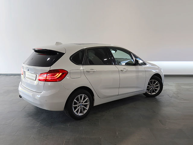 BMW Serie 2 216d Active Tourer color Blanco. Año 2016. 85KW(116CV). Diésel. En concesionario Autogal de Ourense